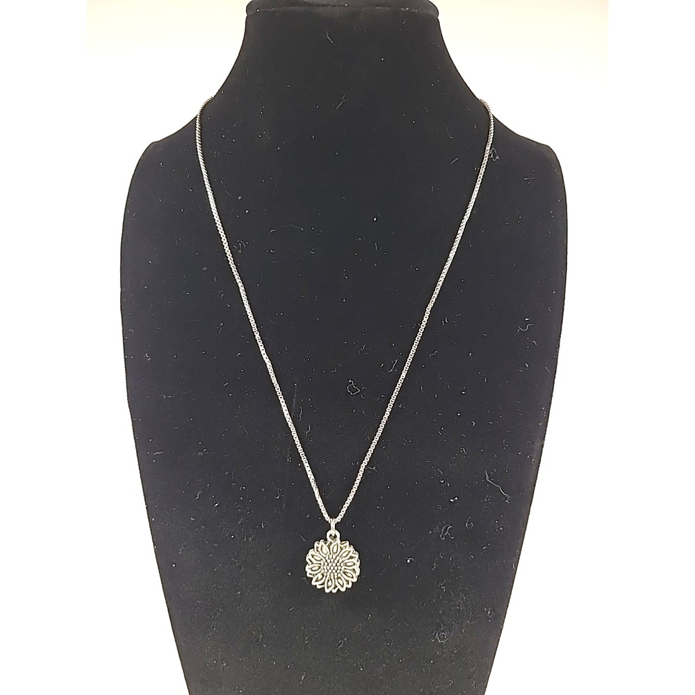 Silvertone Sunflower Necklace‎